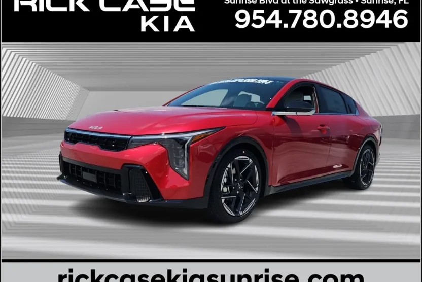 2025 Kia K4 GT-Line photo 1
