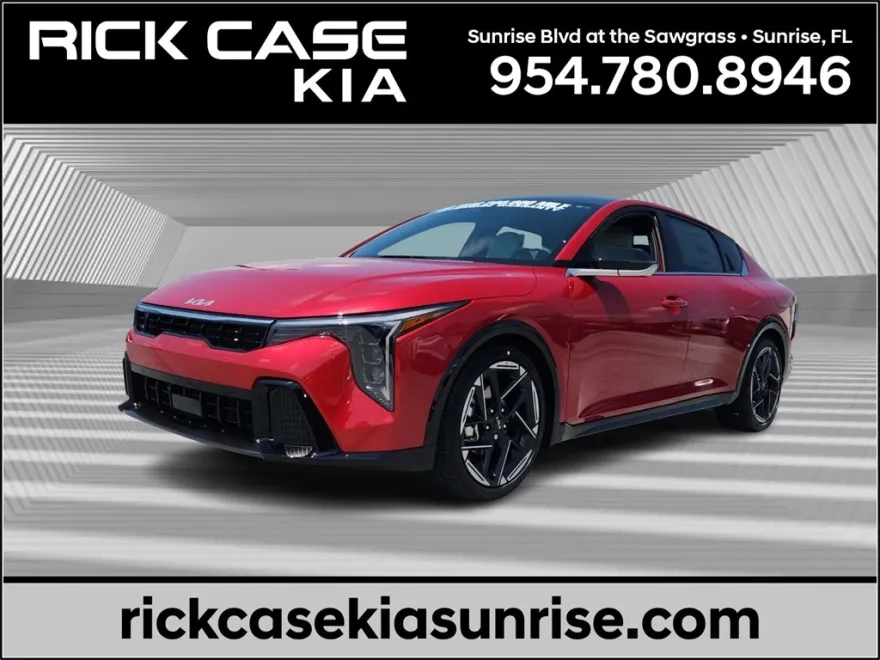 2025 Kia K4 GT-Line photo 1