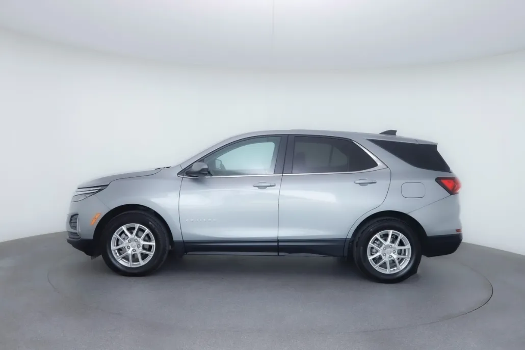 2024 Chevrolet Equinox LT photo 1