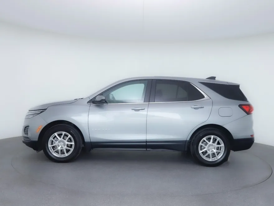 2024 Chevrolet Equinox LT photo 1