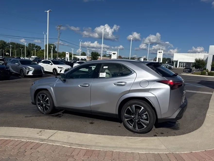 2025 Lexus UX Premium photo 12