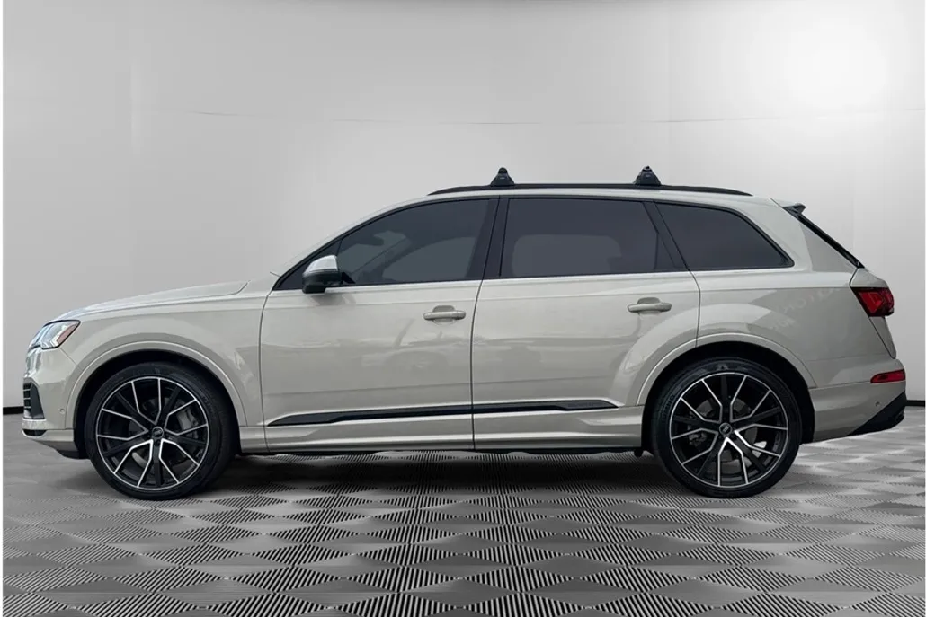 2021 Audi Q7 Prestige 55 photo 1