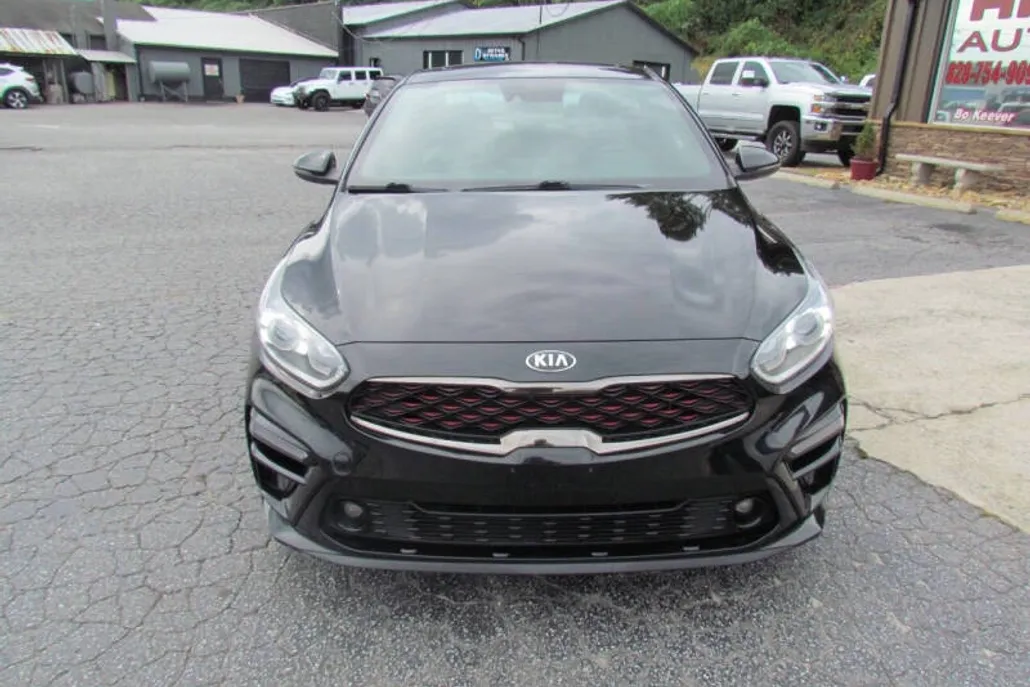 2021 Kia Forte GT-Line photo 1