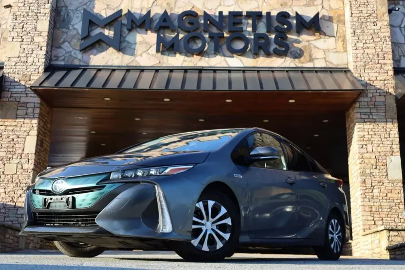 2018 Toyota Prius Prime Plus photo 1