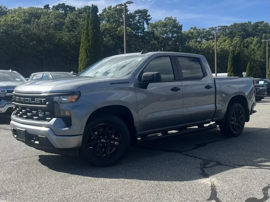 2023 Chevrolet Silverado 1500 Custom photo 1