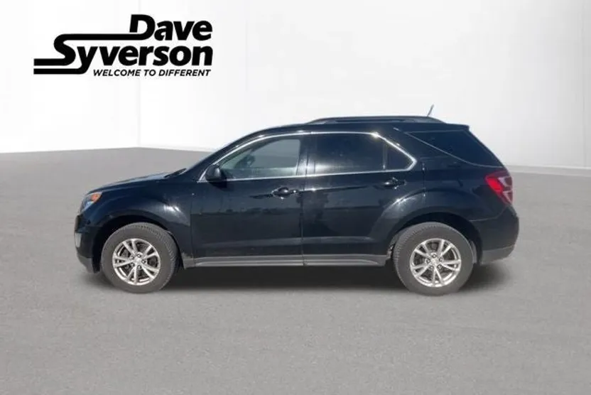 2017 Chevrolet Equinox LT photo 1