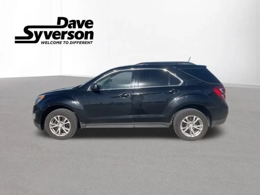 2017 Chevrolet Equinox LT photo 1