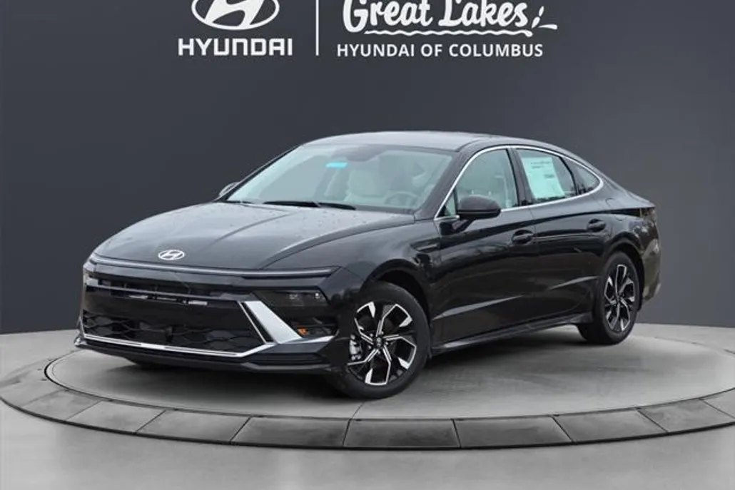 2025 Hyundai Sonata SEL photo 1