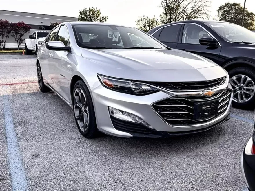 2022 Chevrolet Malibu 1LT photo 1