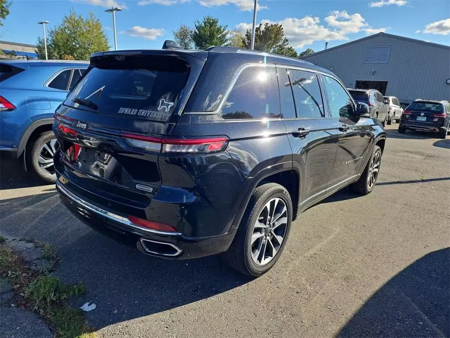 2022 Jeep Grand Cherokee Overland photo 1