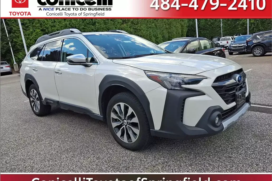 2023 Subaru Outback Touring photo 1