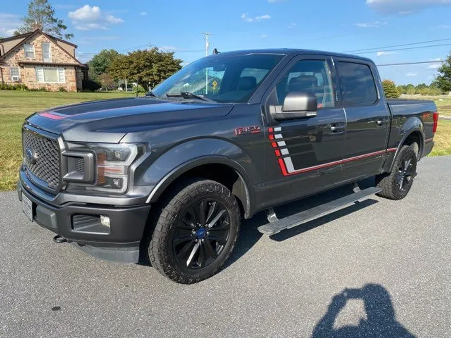 2019 Ford F-150 Lariat photo 1