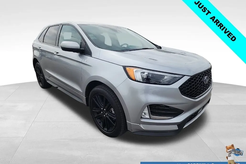 2022 Ford Edge ST photo 1