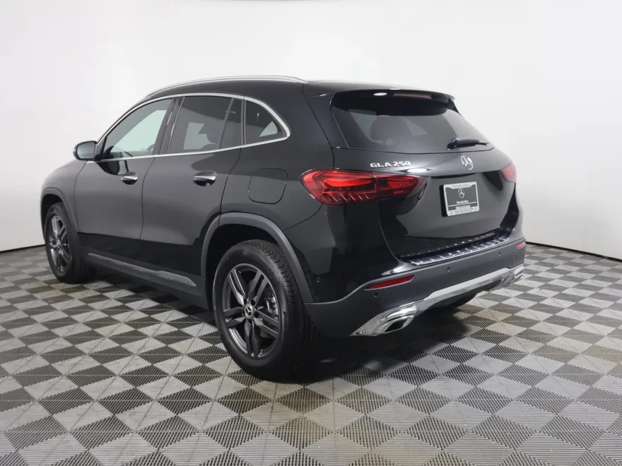2026 Mercedes Benz GLA 250 photo 1