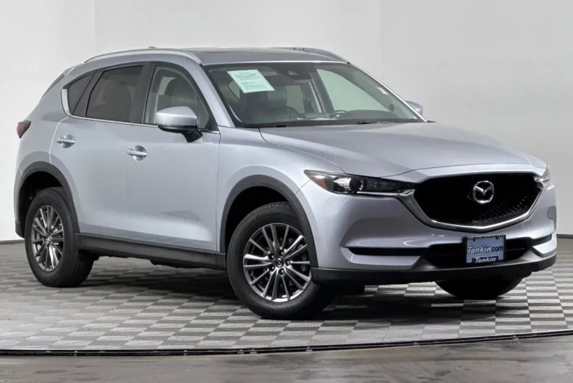 2017 Mazda CX-5 Touring photo 1