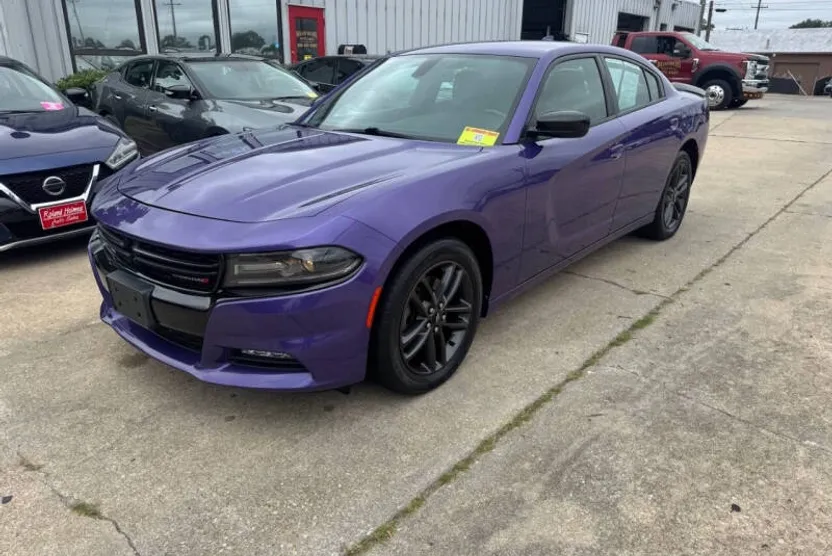 2019 Dodge Charger SXT photo 1