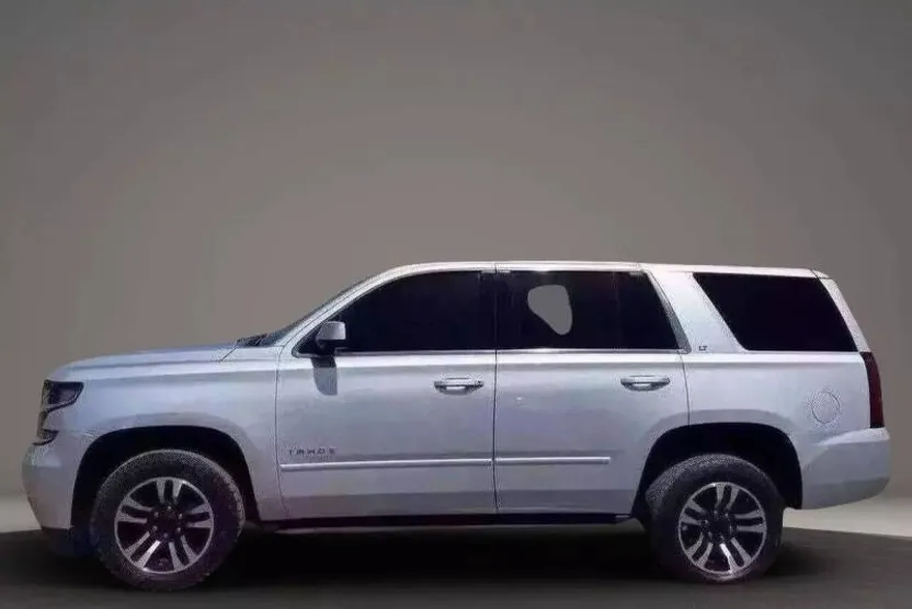 2017 Chevrolet Tahoe LT photo 1