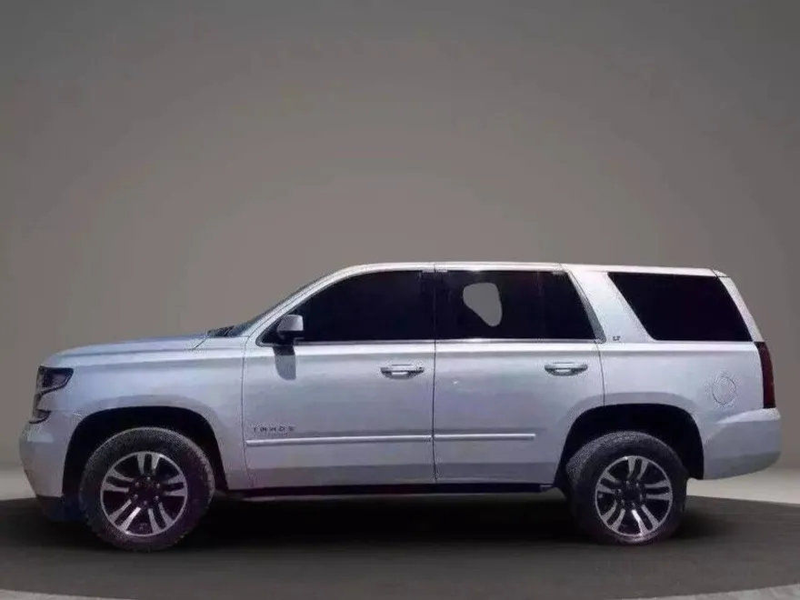 2017 Chevrolet Tahoe LT photo 1