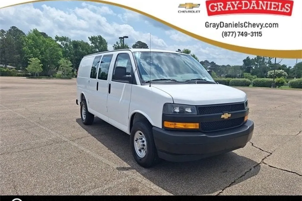 2025 Chevrolet Express Cargo 2500 photo 1