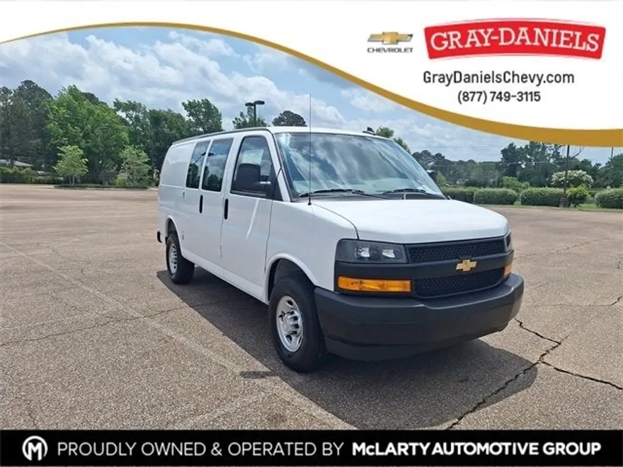 2025 Chevrolet Express Cargo 2500 photo 1