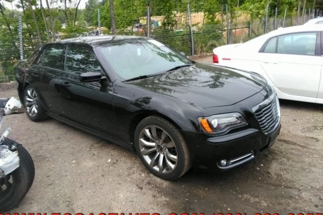 2014 Chrysler 300 photo 1