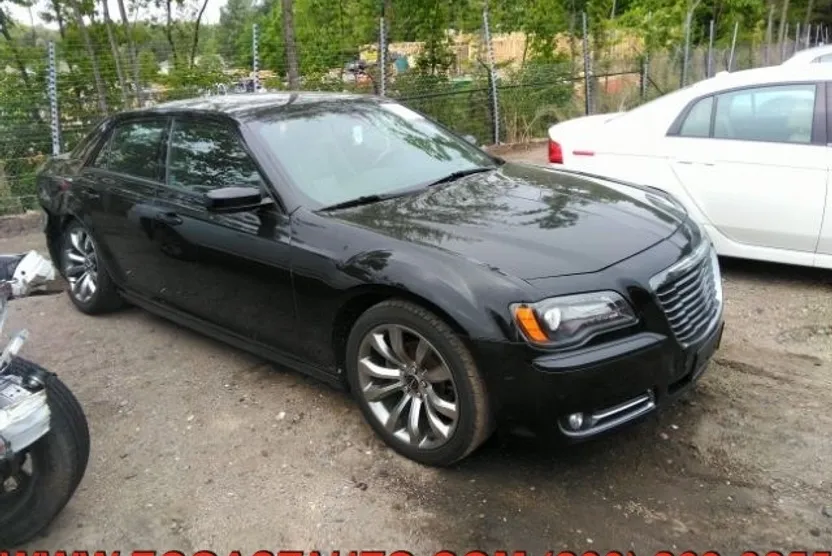 2014 Chrysler 300 photo 1