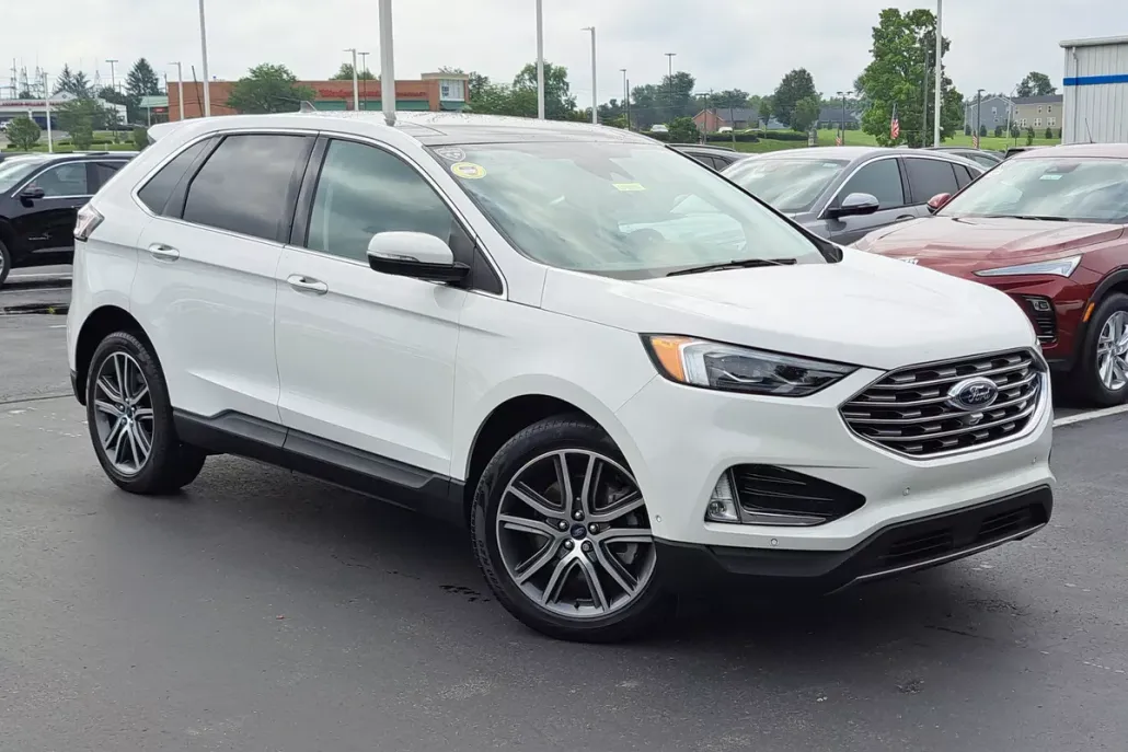 2021 Ford Edge Titanium photo 1