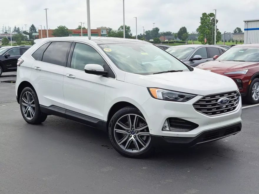 2021 Ford Edge Titanium photo 1