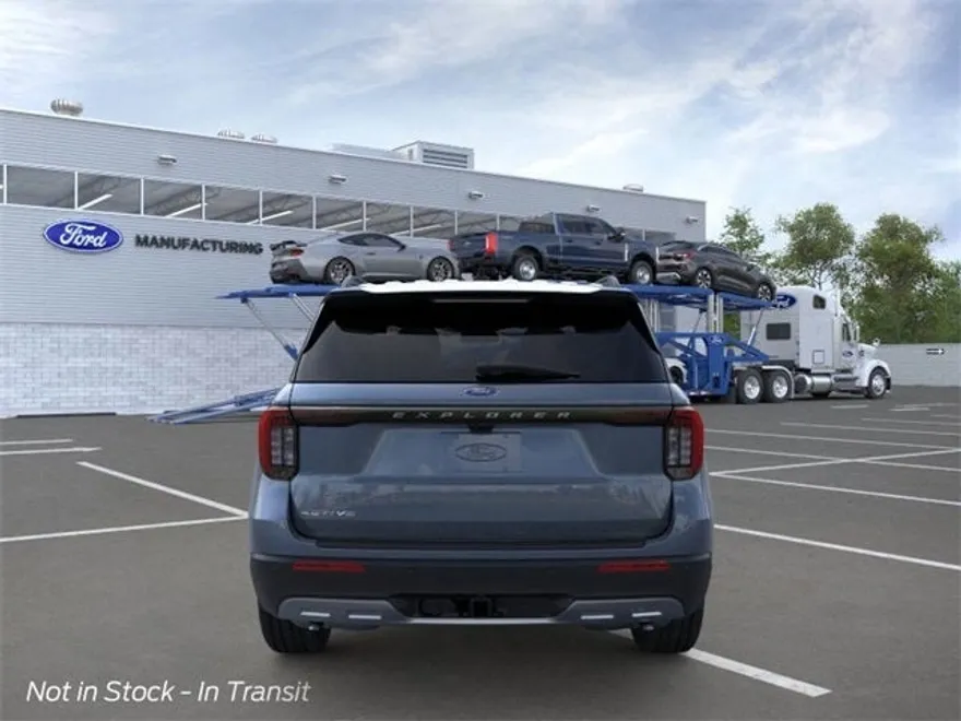 2025 Ford Explorer photo 1