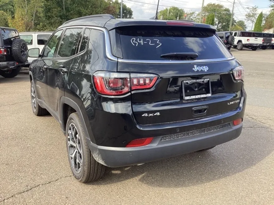 2025 Jeep Compass Limited photo 1