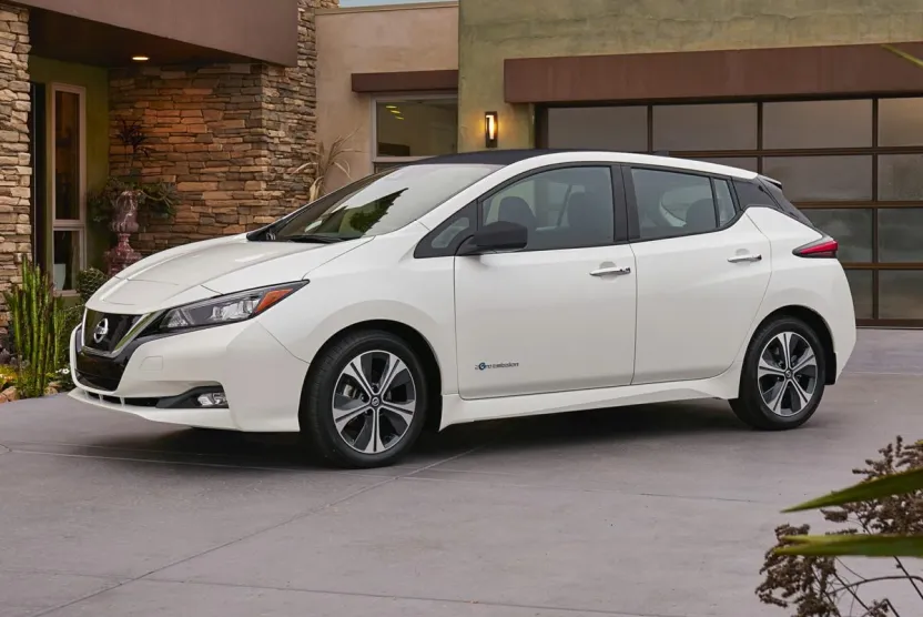 2019 Nissan Leaf S photo 1