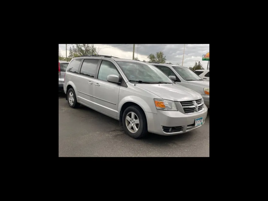 2010 Dodge Grand Caravan SXT photo 1