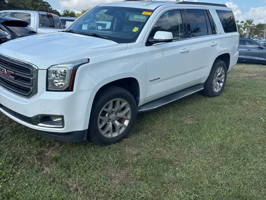 2017 Gmc Yukon SLT photo 1