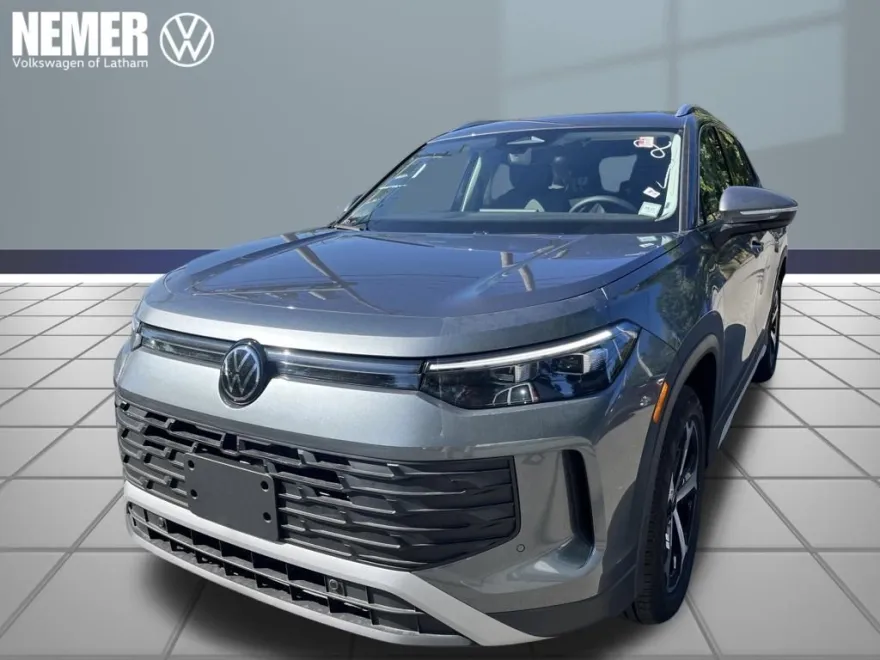 2025 Volkswagen Tiguan SE photo 1