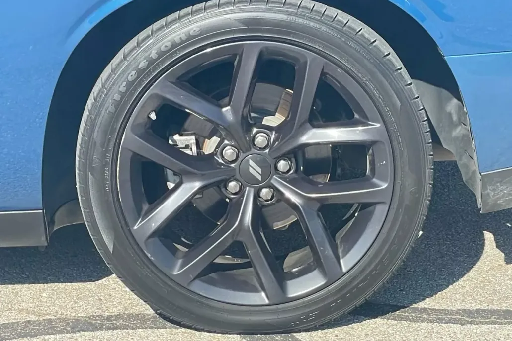 2022 Dodge Challenger R/T photo 1