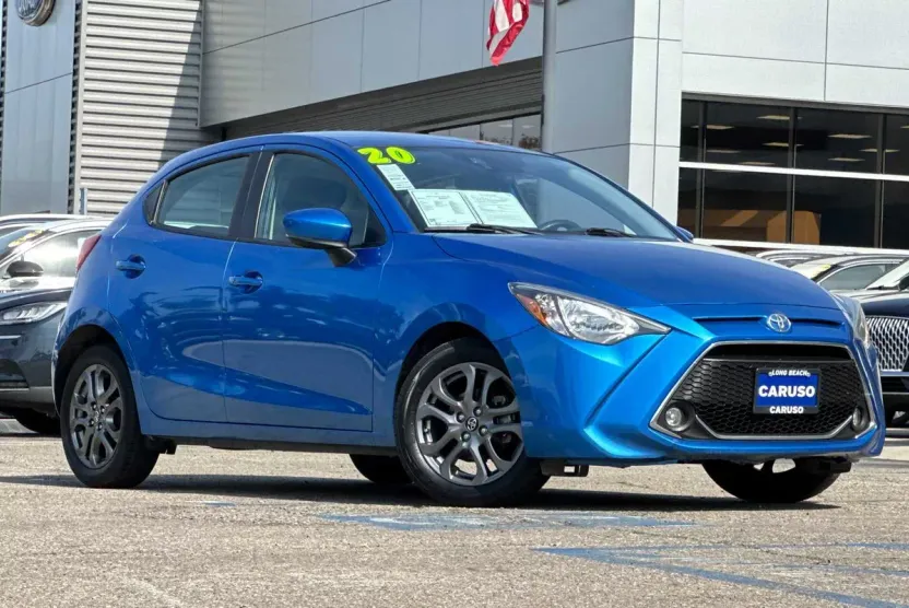 2020 Toyota Yaris LE photo 1