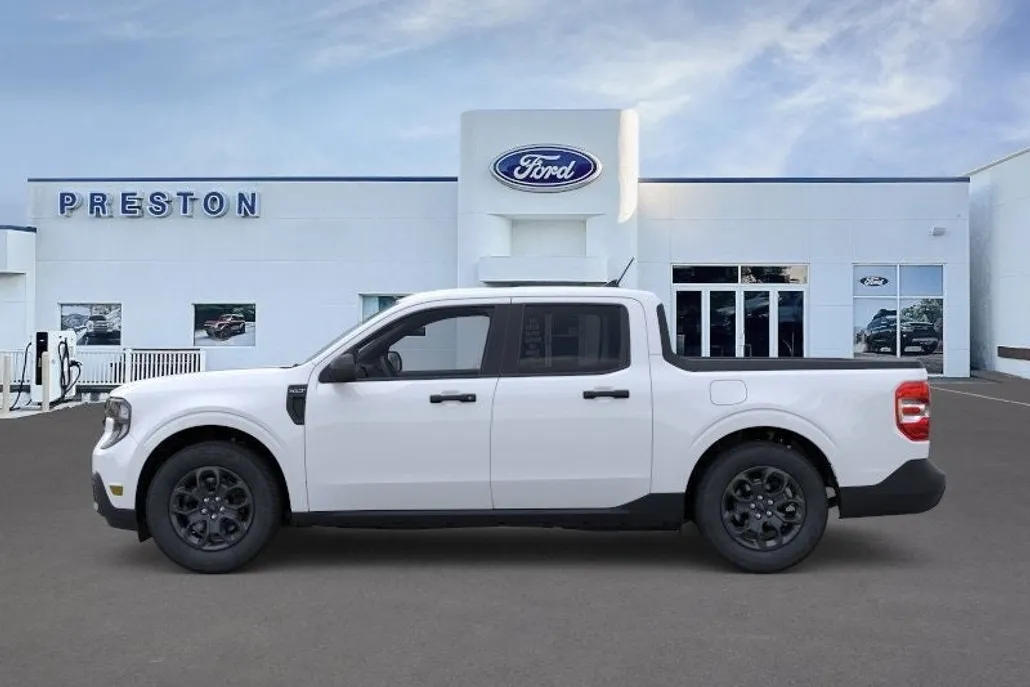 2025 Ford Maverick XLT photo 1