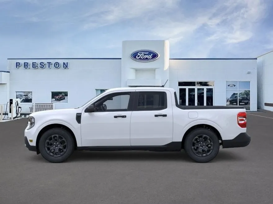 2025 Ford Maverick XLT photo 1