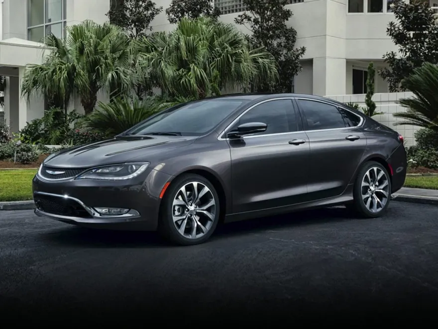 2016 Chrysler 200 C photo 1