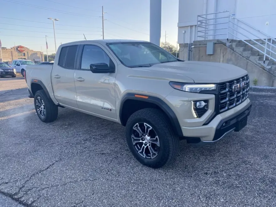 2023 Gmc Canyon AT4 photo 1