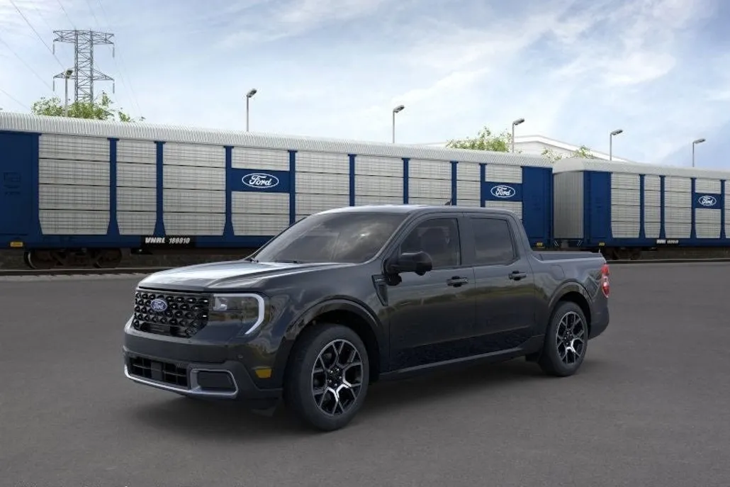 2025 Ford Maverick Lariat photo 1