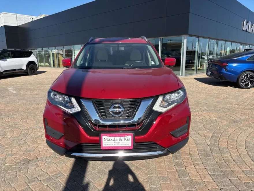2017 Nissan Rogue S photo 2