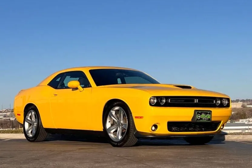 2019 Dodge Challenger R/T photo 1