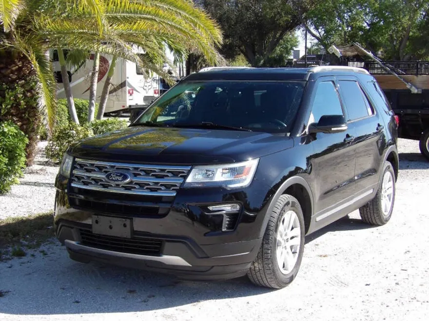 2018 Ford Explorer XLT photo 1