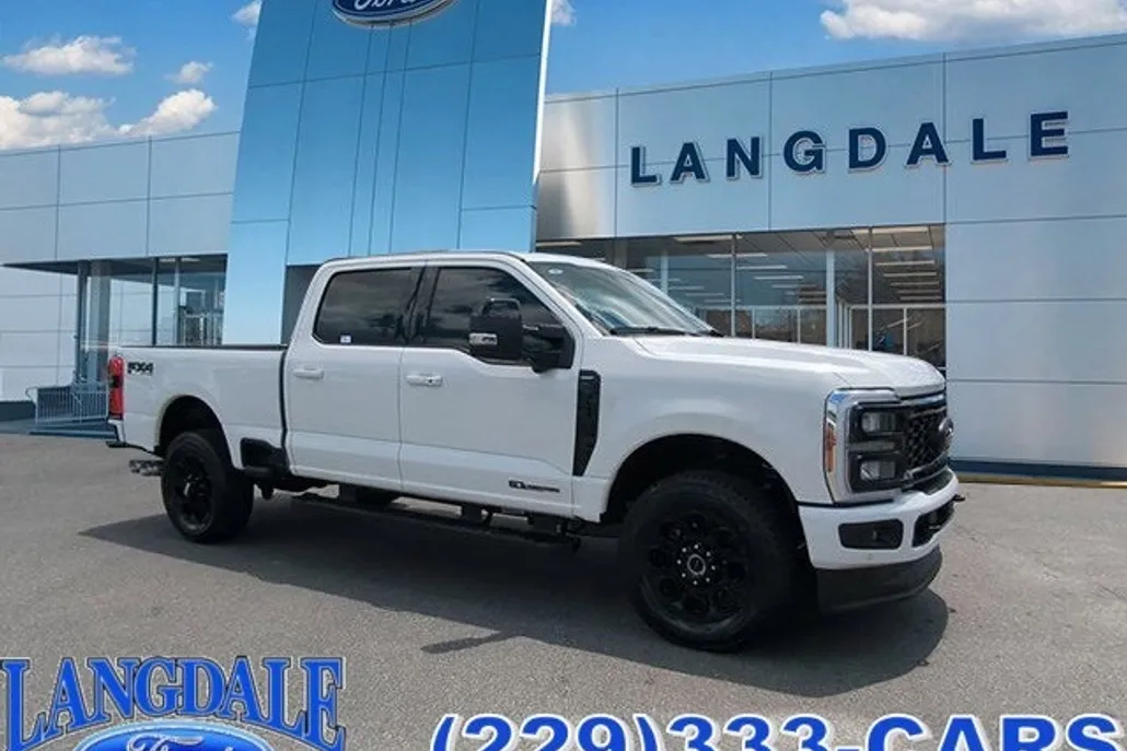 2025 Ford F-350 Lariat photo 1