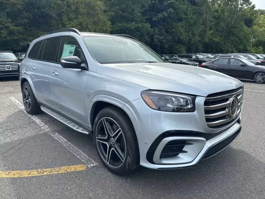 2026 Mercedes Benz GLS 450 4MATIC photo 1