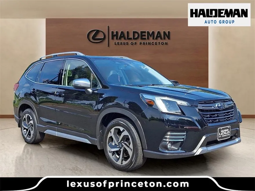 2022 Subaru Forester Touring photo 1