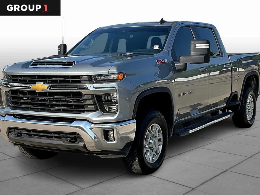 2024 Chevrolet Silverado 2500HD LT photo 1