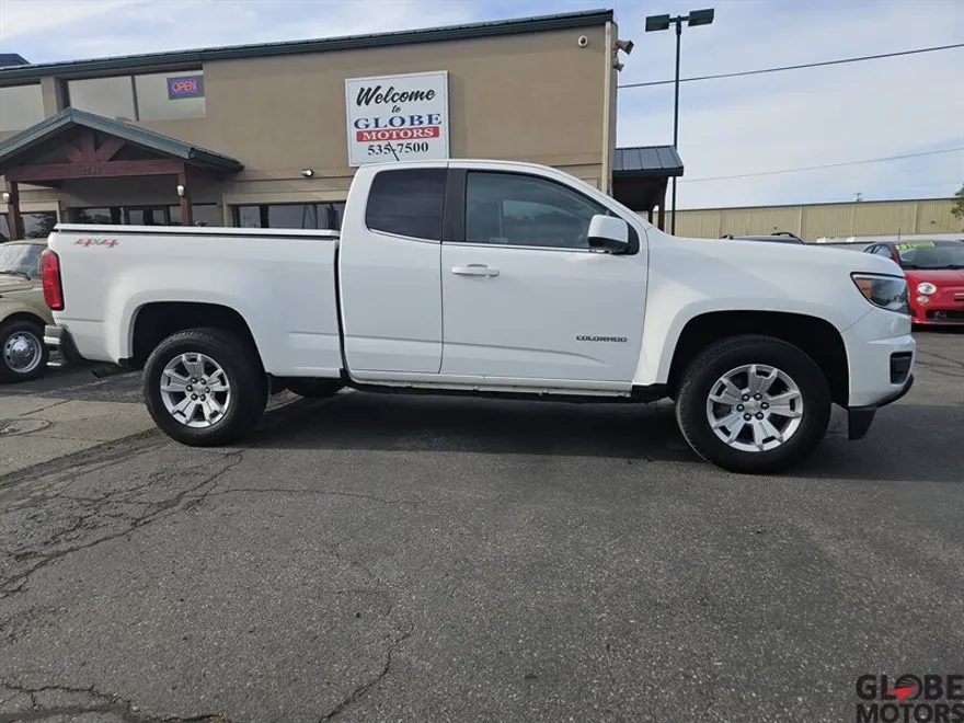 2020 Chevrolet Colorado LT photo 2