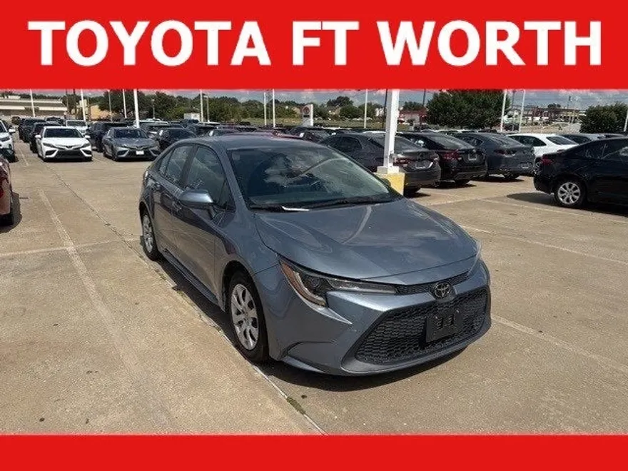2022 Toyota Corolla LE photo 1